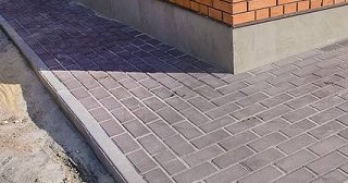 Укладка плитки на отмостку: Цена от 817 руб. в Новороссийске от ТротуарнаяПлитка