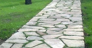 Профессиональная укладка камня на дорожки в Новороссийске в октябре