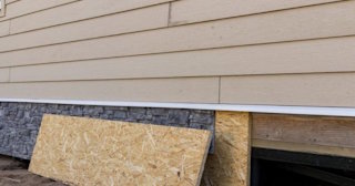 Эффективная отделка цоколя свайного фундамента в Новороссийске в октябре
