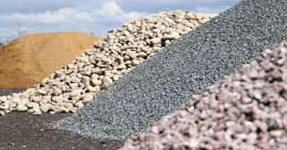 Песок и щебень с доставкой в Новороссийске от ТротуарнаяПлитка - цены от 1225 руб.