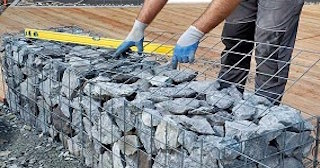 Устройство подпорной стенки из габионов в Новороссийске в октябре